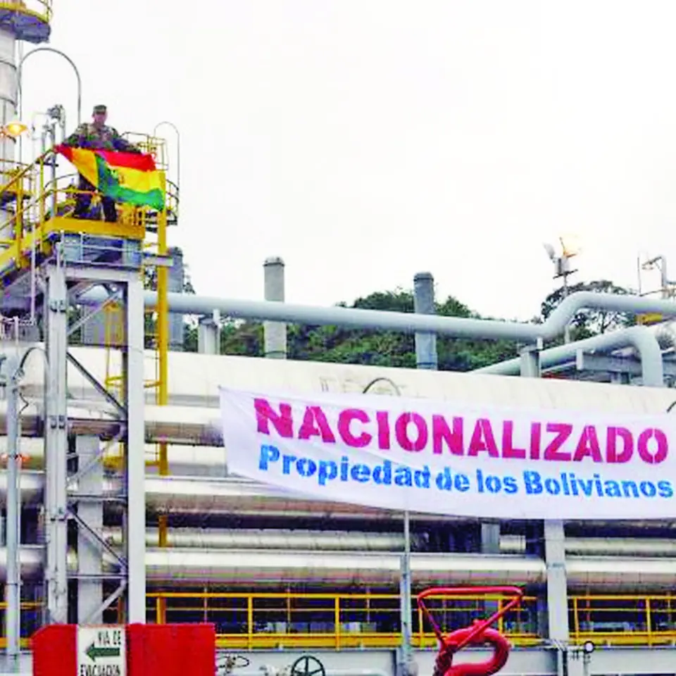 Nacionalizar, privatizar, volver a empezar: el péndulo de la ruina