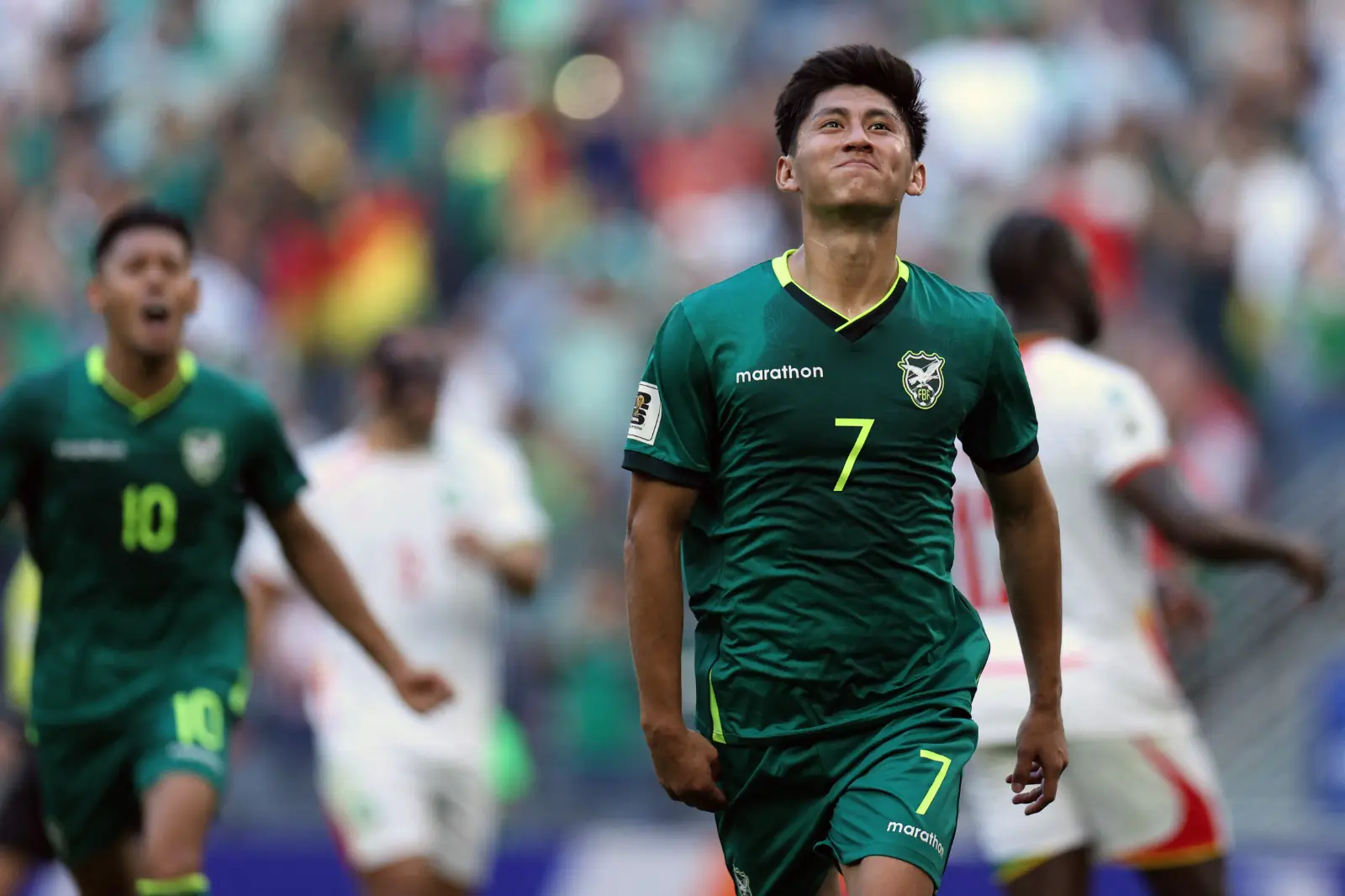 Bolivia está a ¡90 minutos del Mundial!; gana 2-1 a Surinam