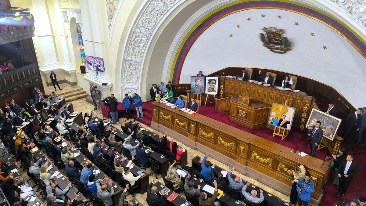 Exministro de Defensa Ramón Orlando Maniglia fue aprobado por el Parlamento como nuevo embajador de Venezuela en Colombia