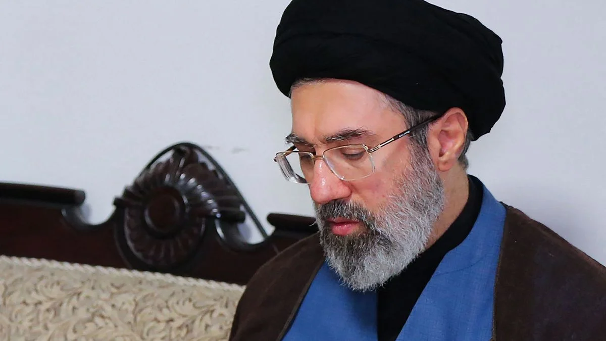 Nuevo líder de Irán amenaza con atacar bases estadounidenses y promete que el estrecho de Ormuz permanecerá cerrado