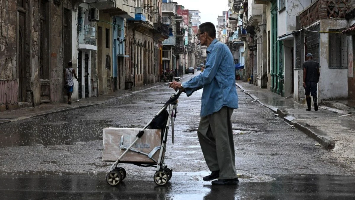 salario de 20 dólares y apagones marcan la vida diaria; testimonio de joven que vive en La Habana