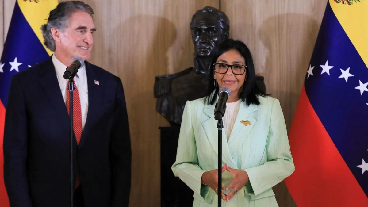Estados Unidos y gobierno interino de Venezuela acuerdan restablecer relaciones diplomáticas