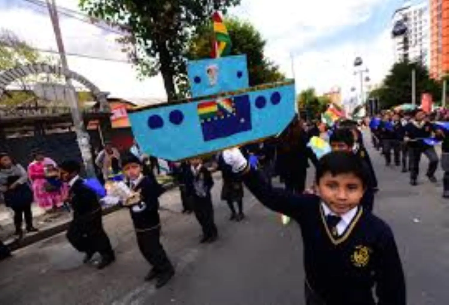 Educación aclara que no se prohibieron los desfiles por el Día del Mar