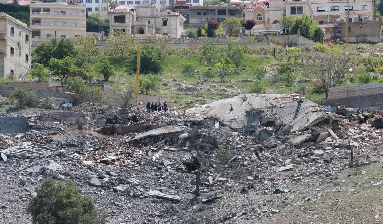 Israel bombardea el Líbano tras ataques con cohetes y drones de Hezbolá