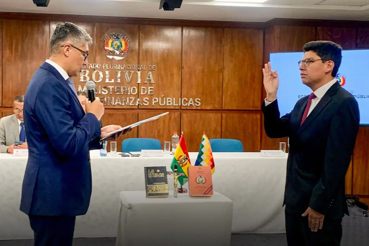 José Horacio Valencia asume como viceministro de Pensiones