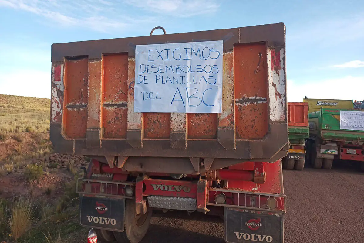 ABC reporta bloqueo en el departamento de Oruro por conflictos sociales