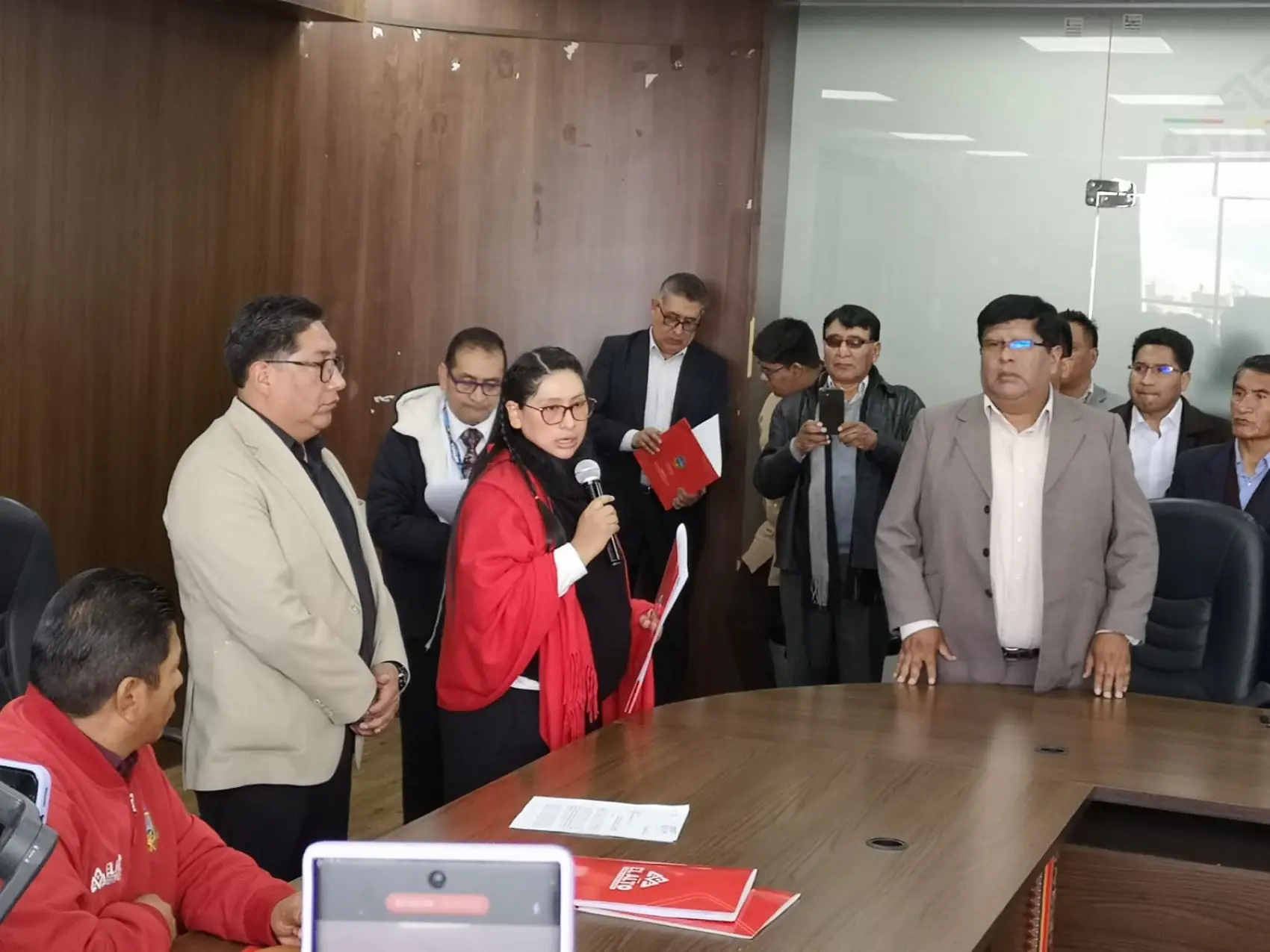con la firma de un acta y dos comisiones empieza transición municipal