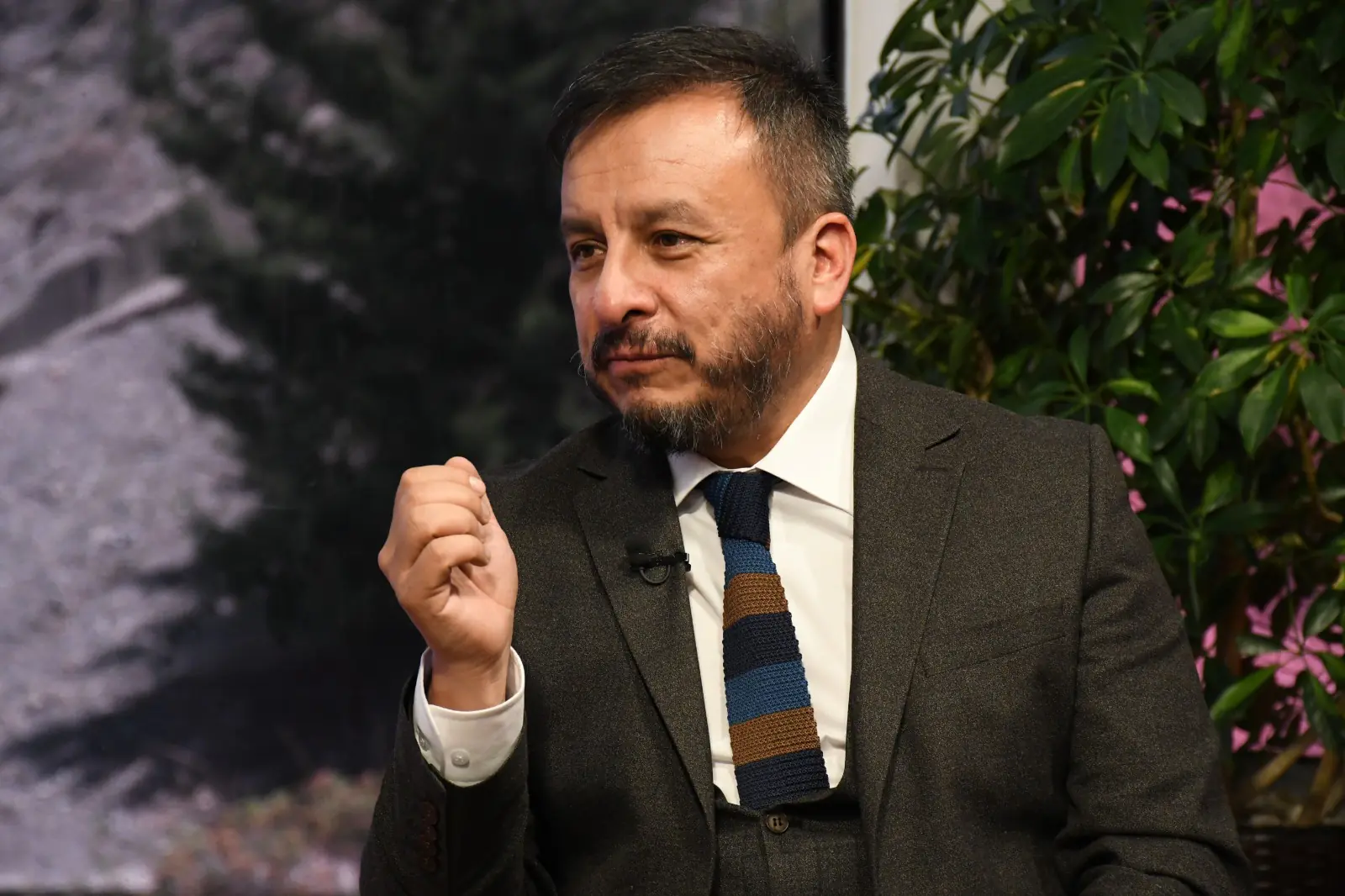 Medinaceli anuncia resultados próximos por mezcla de combustible en Chile