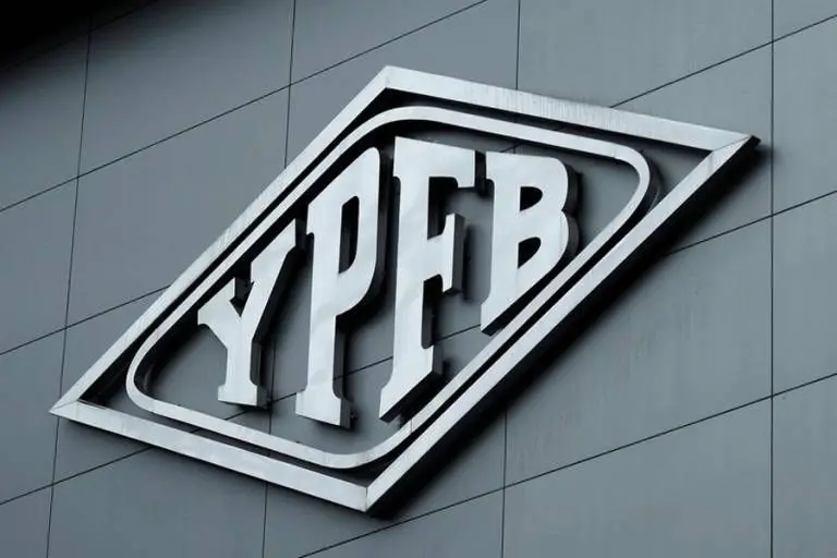 Paz llama a consolidar YPFB en una empresa competitiva