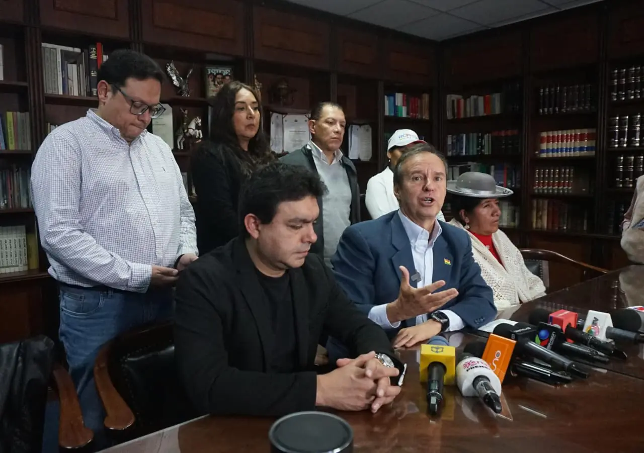Libre denuncia ‘daño a la democracia’ y exige a Uriona que rectifique