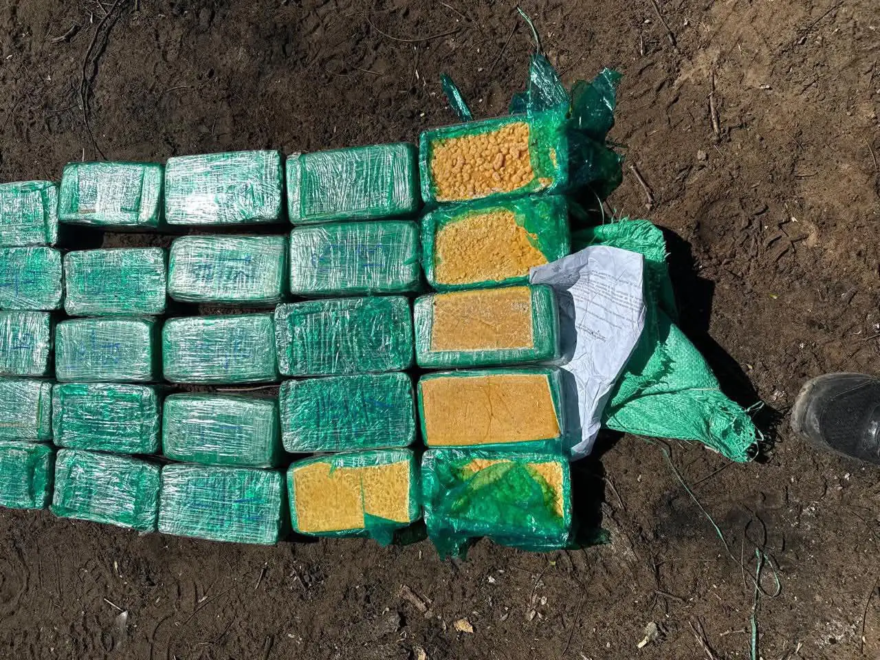 Aprehenden a policía acusado de adulterar droga que iba a ser incinerada