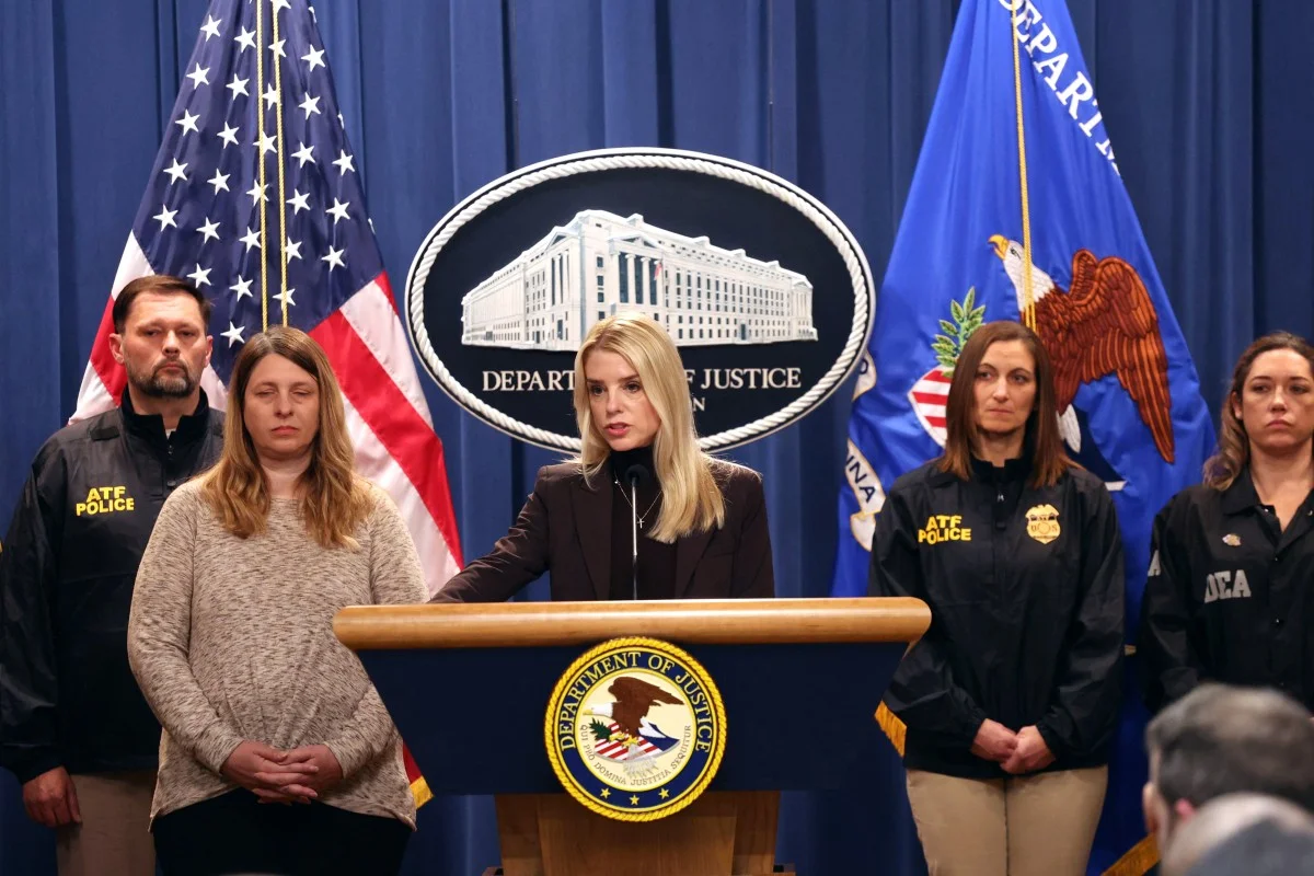 Donald Trump despide a la fiscal general Pam Bondi en medio de tensiones internas