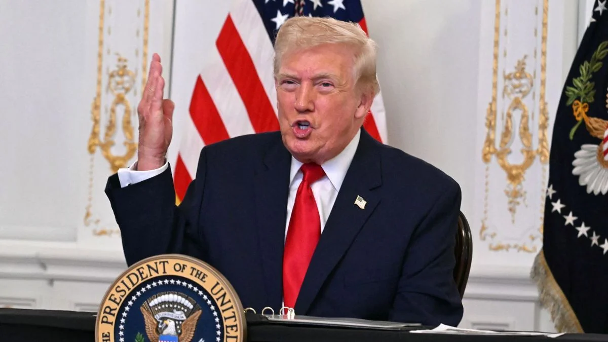Trump ordena bloquear Ormuz y advierte destruir minas navales