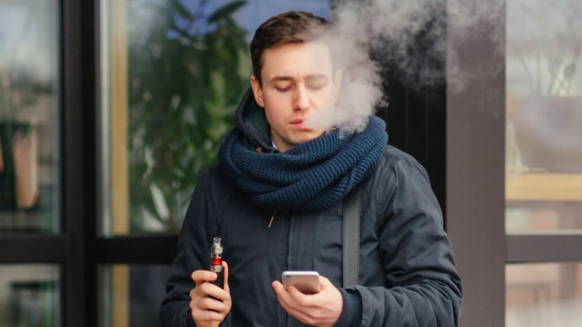 ¿Por qué Reino Unido prohíbe tabaco a nacidos desde 2009?