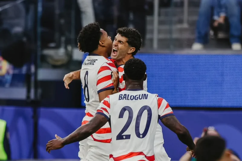 EEUU debuta en su Mundial con una clara victoria 4-1 ante Paraguay