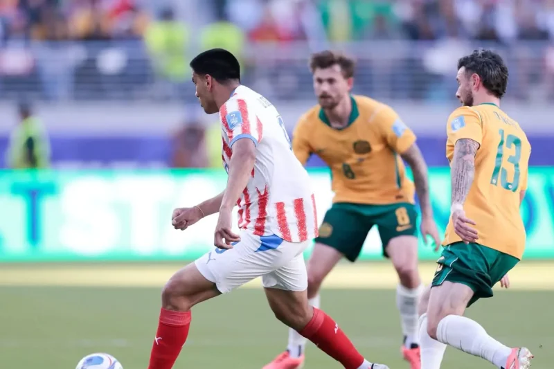 Australia avanza a 16avos al empatar 0-0 con Paraguay, que espera