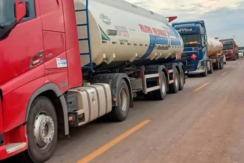 Gobierno estima que 1.000 cisternas con combustible están varadas en carreteras