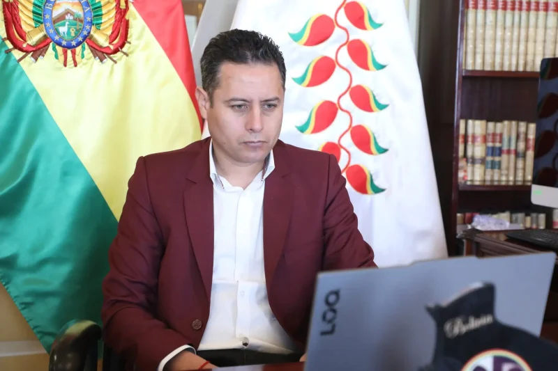 Lara saluda el diálogo Gobierno-COB y pide acuerdos para enfrentar la crisis