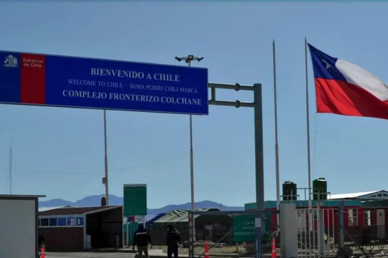 Chile devuelve a cinco militares bolivianos tras descartar delitos en su ingreso fronterizo