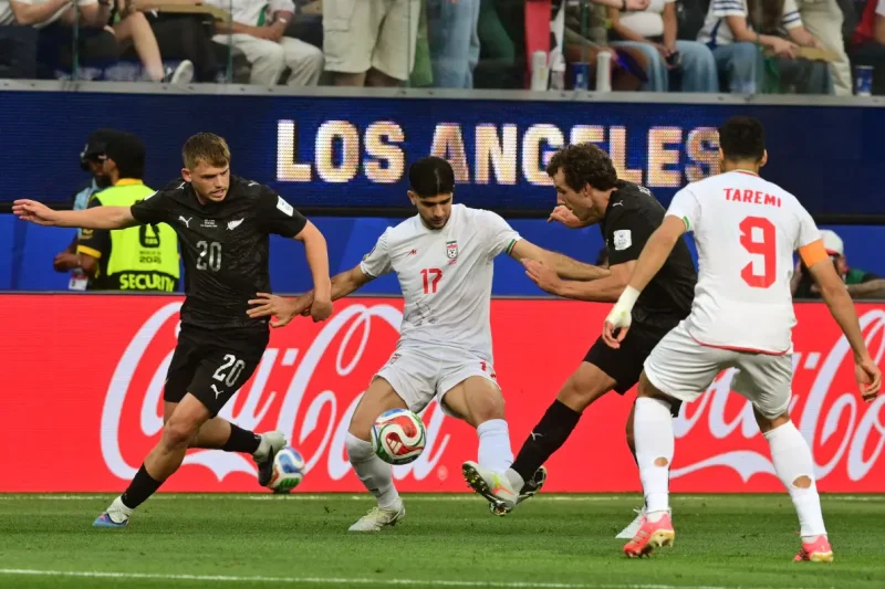 Irán empata 2-2 con Nueva Zelanda en su estreno mundialista