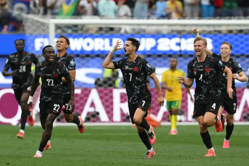 Canadá gana 1-0 a Sudáfica y es el primer clasificado a octavos