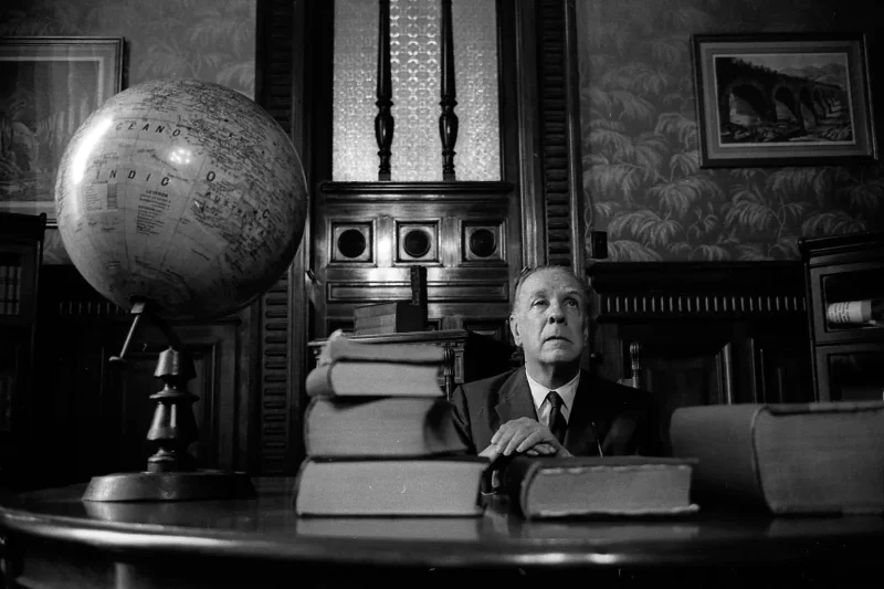 Borges: el olvido como condición de la identidad