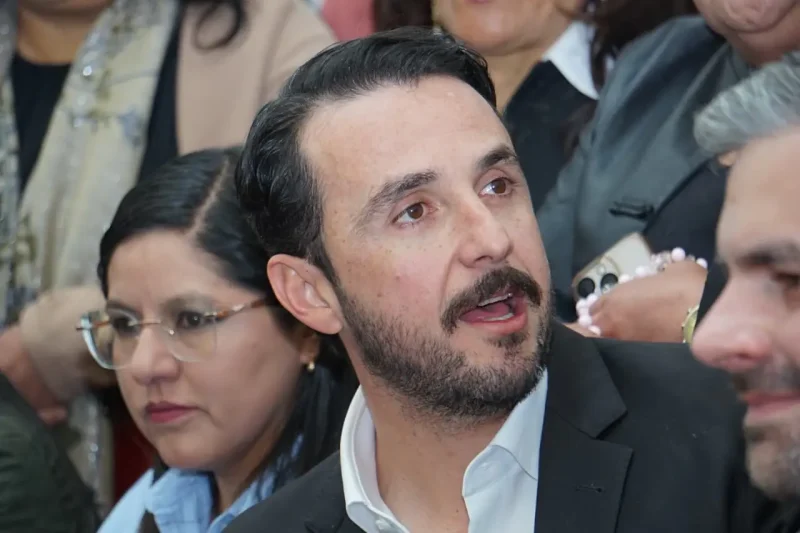 Velasco busca acuerdo en Yapacaní para levantar el último bloqueo en Santa Cruz