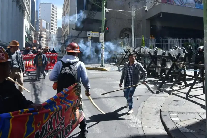 Bolivia, un país dividido: La crisis profundiza la fractura de ‘bandos’