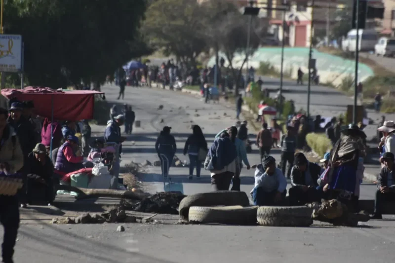 En medio de la expectativa por el diálogo, Bolivia registra 45 puntos de bloqueo