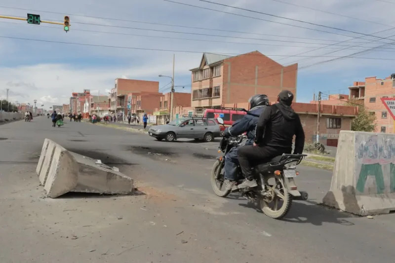 Los bloqueos en el país bajan a 50 puntos en el inicio de la semana