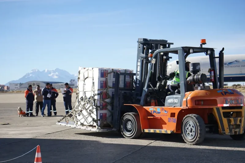 EEUU ayudará con combustible y Chile con avión para fortalecer puentes aéreos