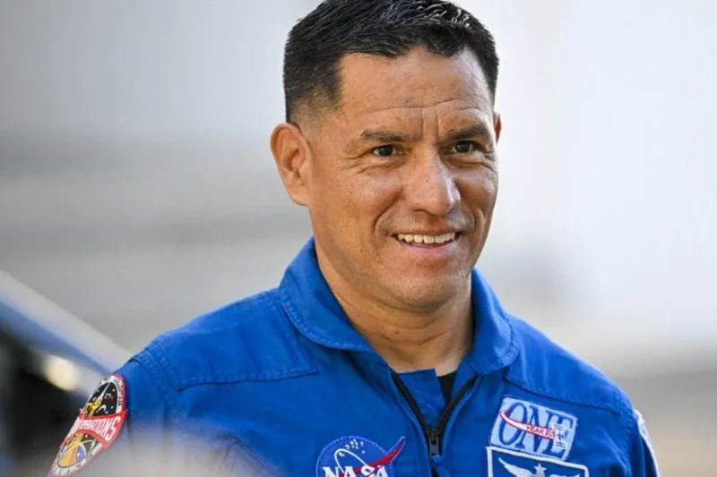 ¿Quién es Frank Rubio, el piloto de origen latino elegido por la NASA para la próxima misión a la Luna?