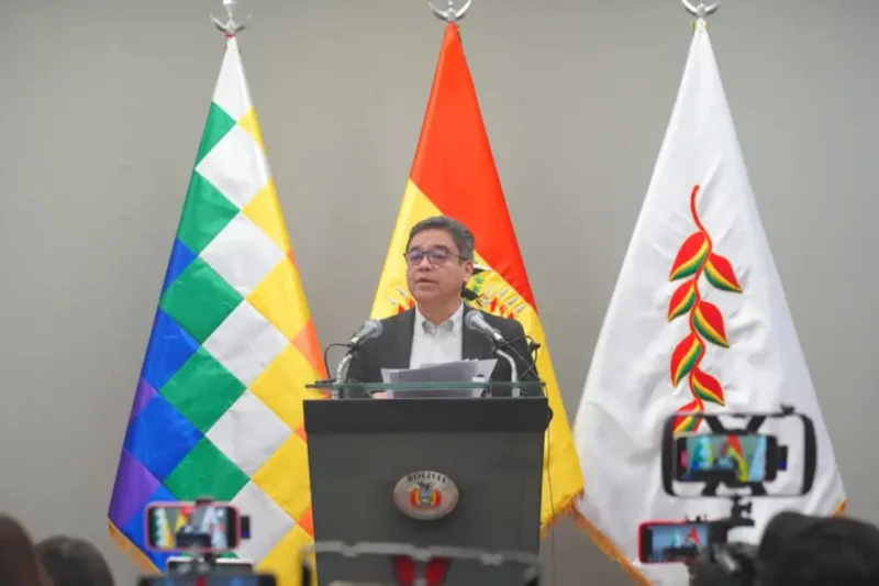 Gobierno reporta un policía herido por un artefacto explosivo en Cochabamba