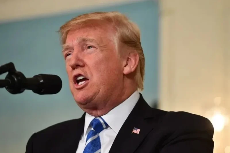 Senado limita poderes de guerra de Trump sobre Irán
