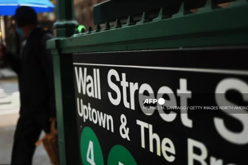 Wall Street sube por debut de SpaceX y posible acuerdo EEUU