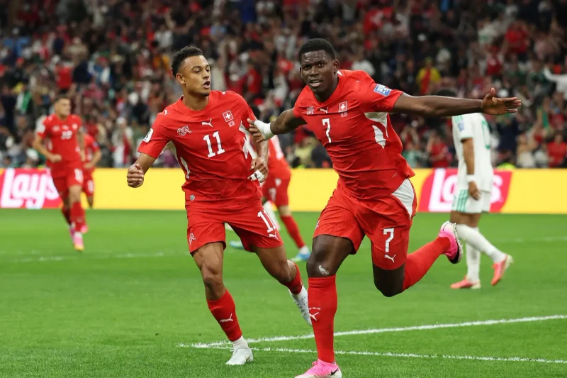 Suiza derrota 2-0 a Argelia y se clasifica para octavos del Mundial