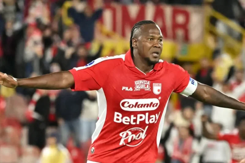 Independiente Santa Fe gana a Caracas FC con un Rodallega eterno