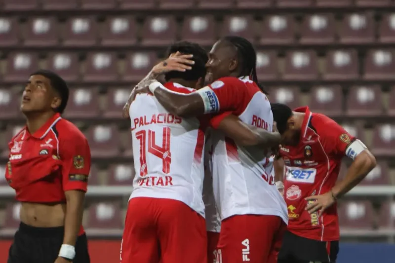 Independiente Santa Fe avanza con autoridad en la Sudamericana