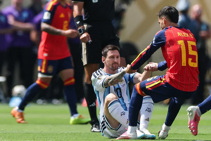 Segundo tiempo: Argentina solo aguanta y no tiene el balón