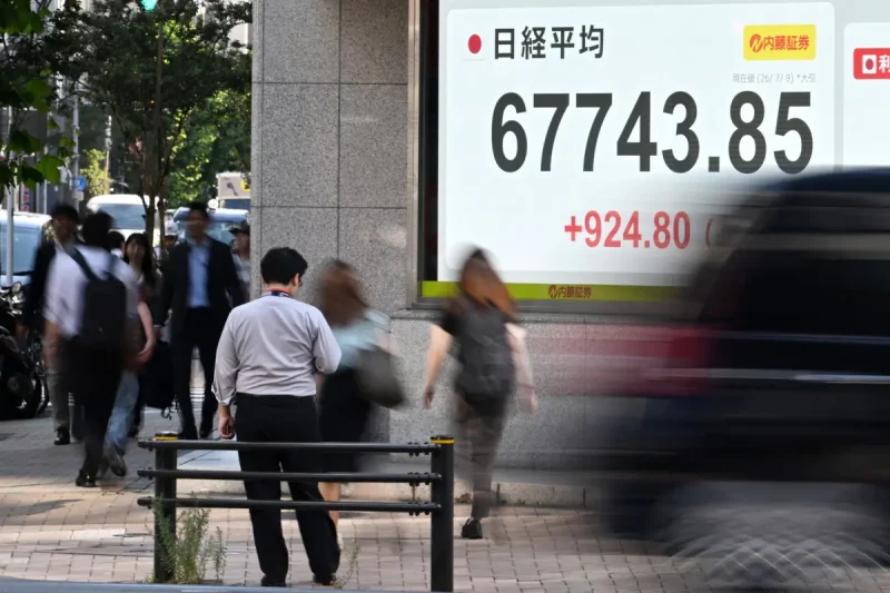 Precio del petróleo cae en un mercado atento al conflicto en Oriente Medio