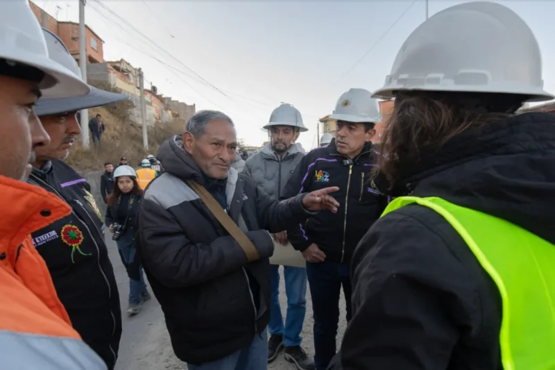 Alcaldía activa protección para adulto mayor durante demolición en San Isidro