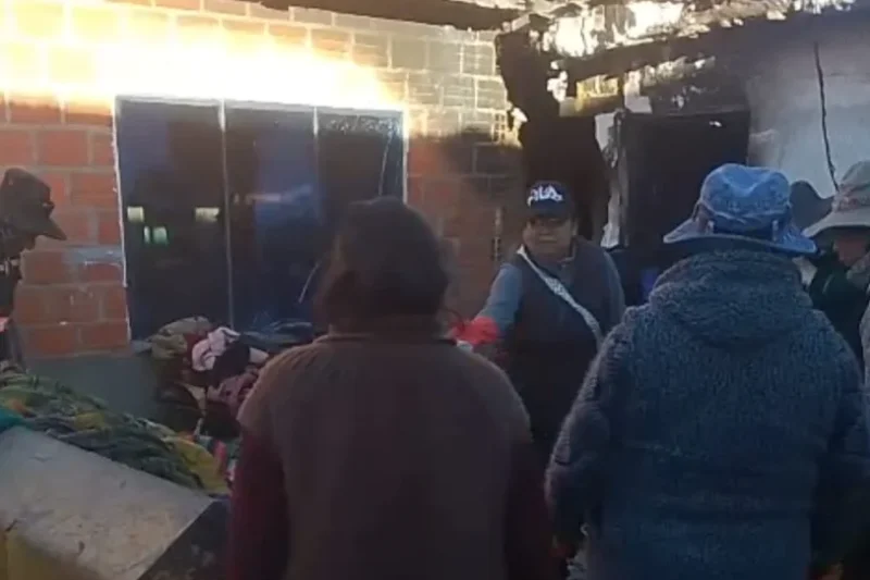 El Alto: Subalcaldía desplaza ayuda para familia afectada por incendio en Kupilupaca