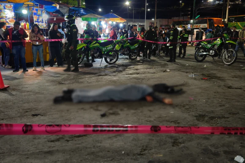 Balacera frente a la terminal de Cochabamba deja un muerto y dos heridos