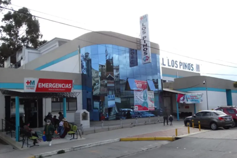 Directora del Hospital Los Pinos es suspendida por consumo de bebidas de su personal