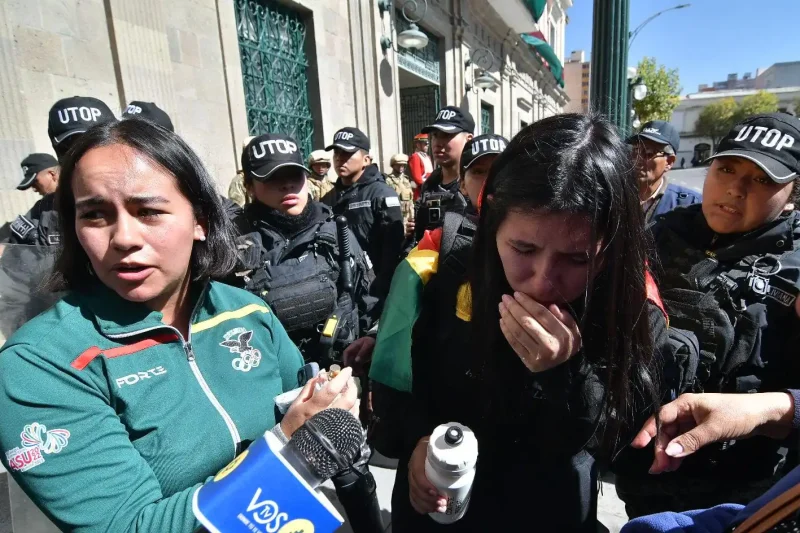 Deportistas del Sueño Bicentenario son gasificados por reclamar pago