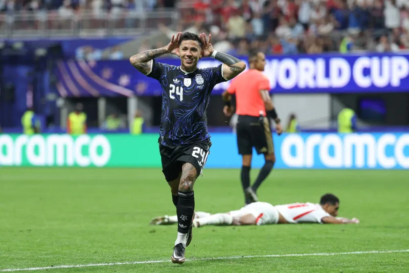 Argentina remonta 2-1 a Inglaterra y jugará la final con España