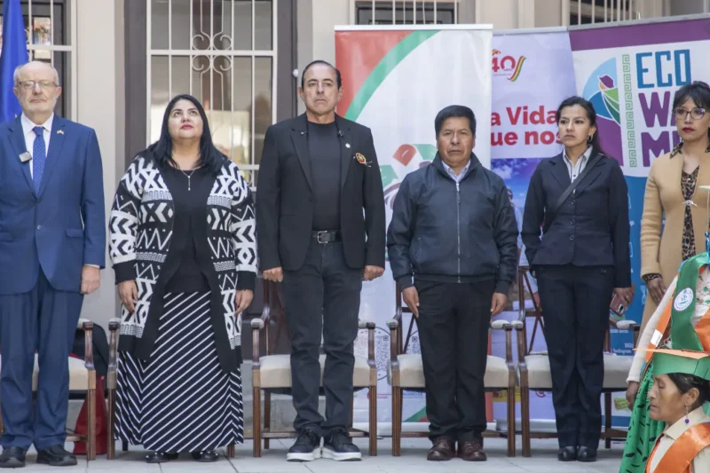 Recicladoras bolivianas reciben título técnico