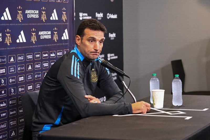 Scaloni pide no mezclar el Argentina-Inglaterra con las Malvinas