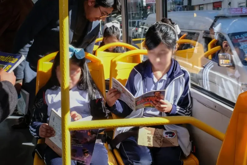 ¡Biblioteca sobre ruedas! la Alcaldía promueve la lectura en los PumaKatari