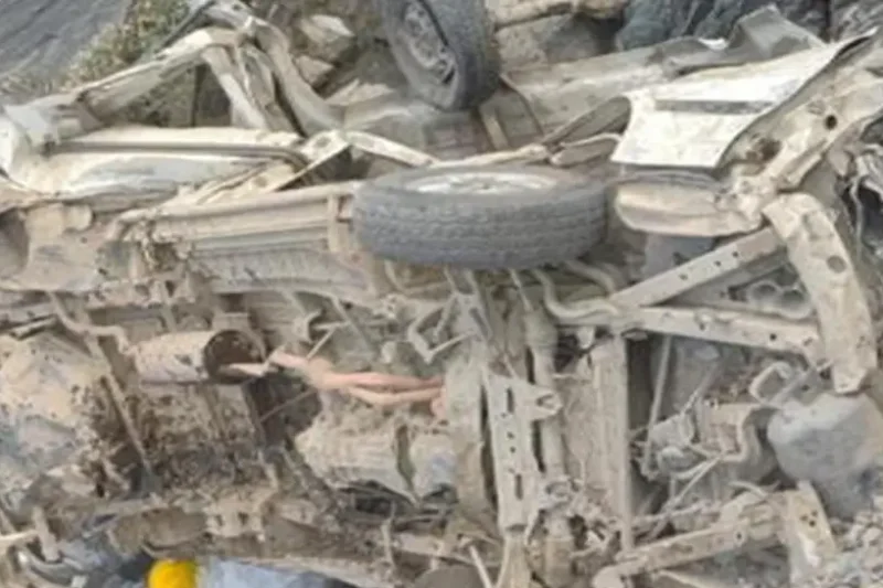 Suman nueve los fallecidos por embarrancamiento en Cochabamba